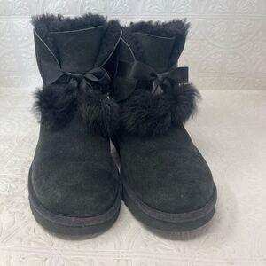 UGG Gita Bow Mini or UGG Gita boots in black sz11